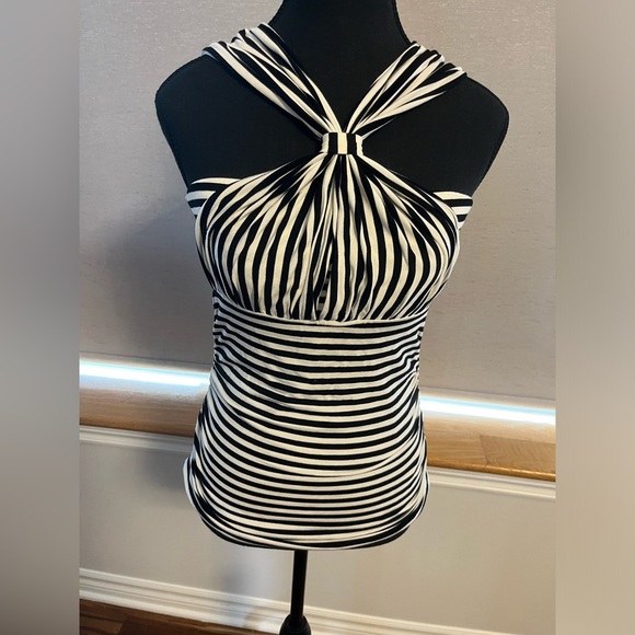 One striped top - 4 different looks! - Picture 2 of 5